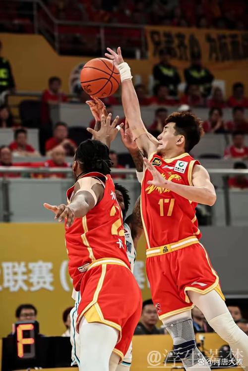 广厦揭幕战大胜黑马,5国手+4外援豪阵堪比CBA版‘雷霆’ 广厦揭幕战大胜黑马,5国手+4外援豪阵堪比CBA版‘雷霆’