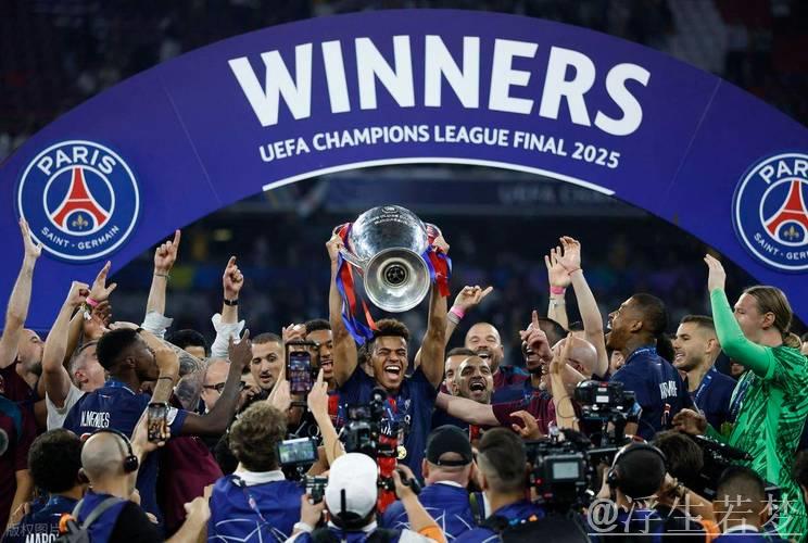 巴黎圣日耳曼首夺欧冠冠军入选国际十大候选