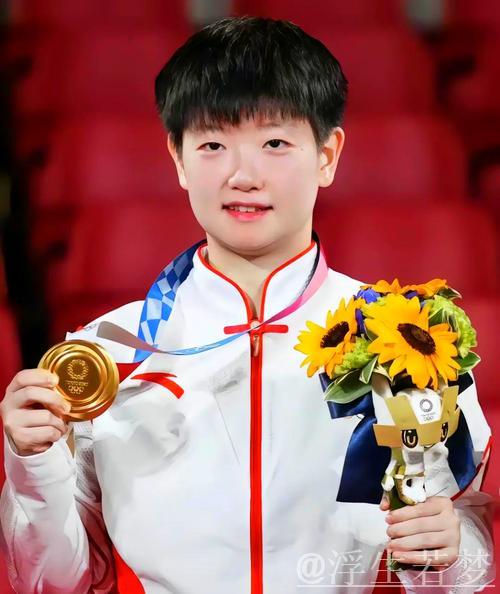 国乒新队员定妆照发布：孙颖莎甜美灵动，梁靖崑瘦身显气质